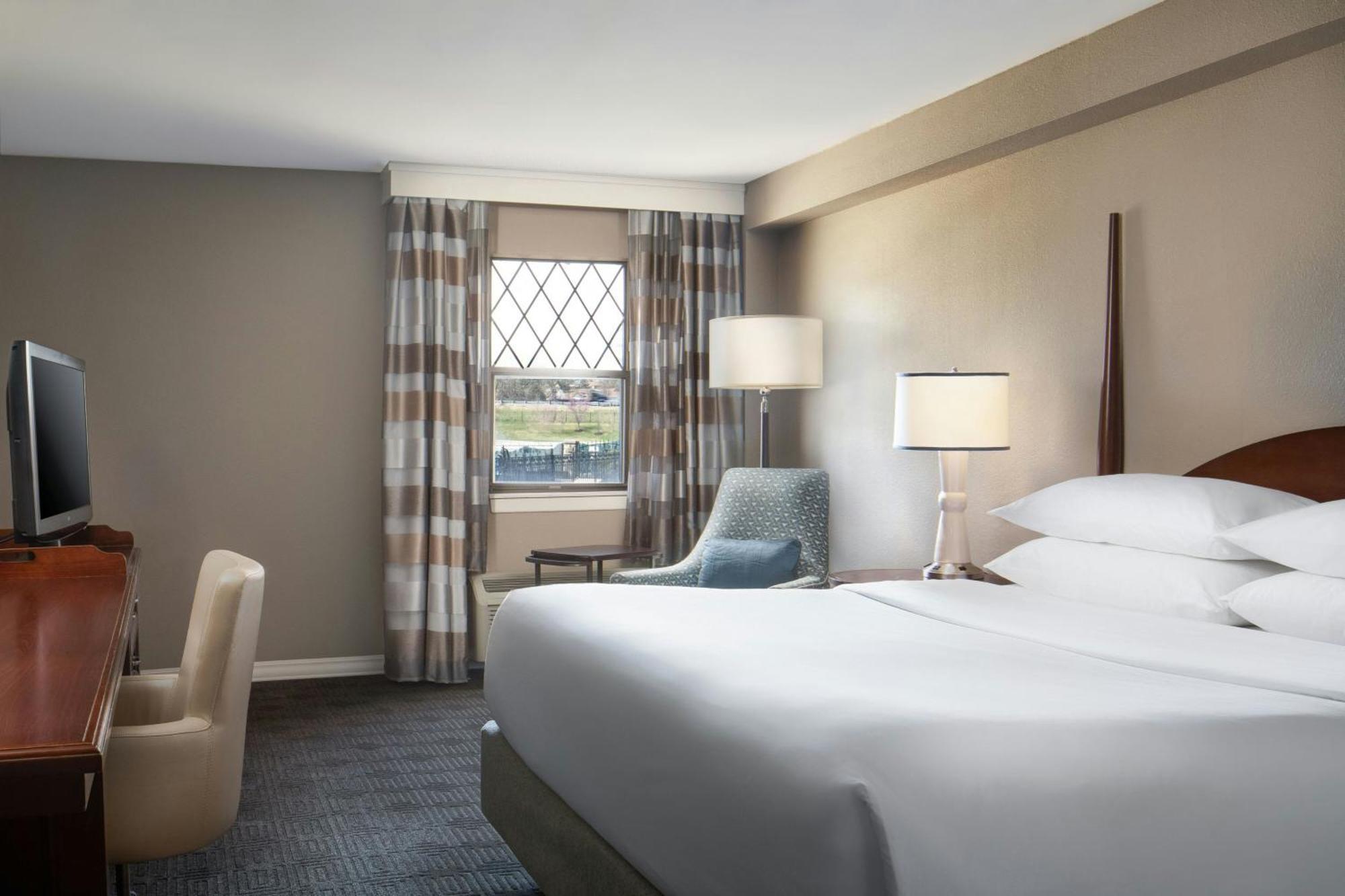 Sheraton Westport Lakeside Chalet Maryland Heights Exterior foto
